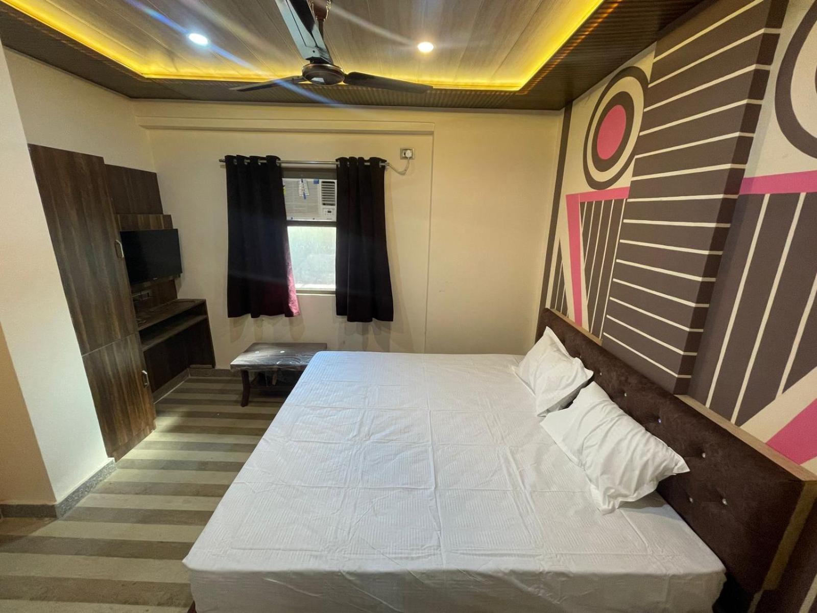Kailash Inn Guest House Bénarès Extérieur photo